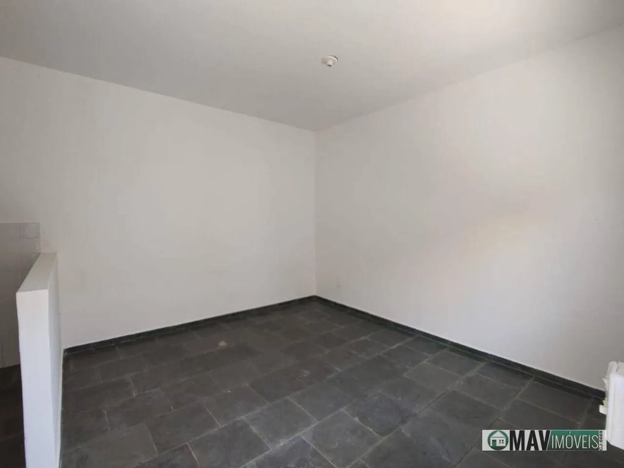 Studio kitnet with 1 bedroom and gas stove kitchenette — photo 2