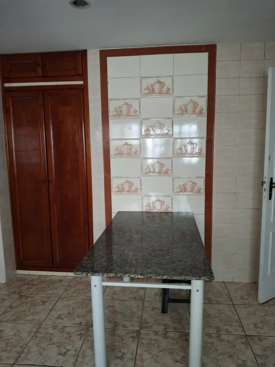 Unfurnished 3-bedroom apartment with 24-hour concierge — photo 7