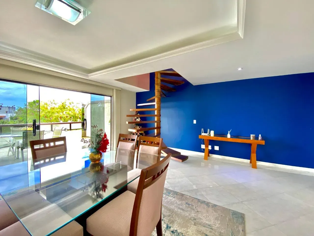 Furnished 369 m² apartment with a closed kitchen — photo 60