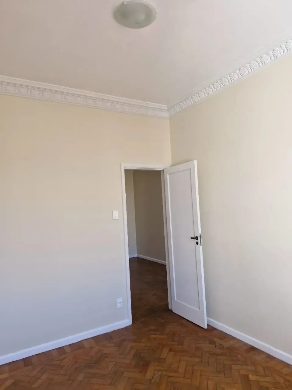 65 m² apartment with a closed kitchen and gas stove — photo 10