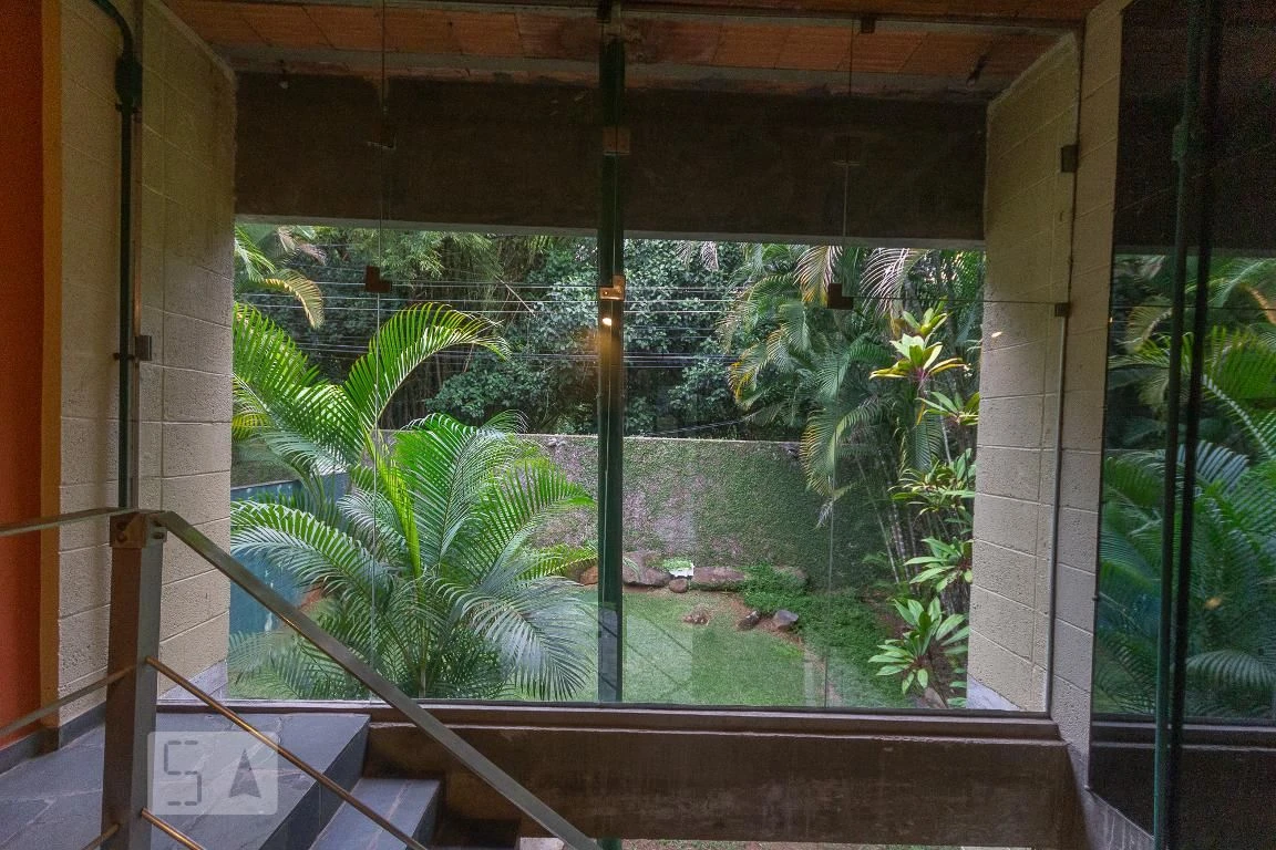 Condo house with 4 bedrooms and 400 m² — photo 50