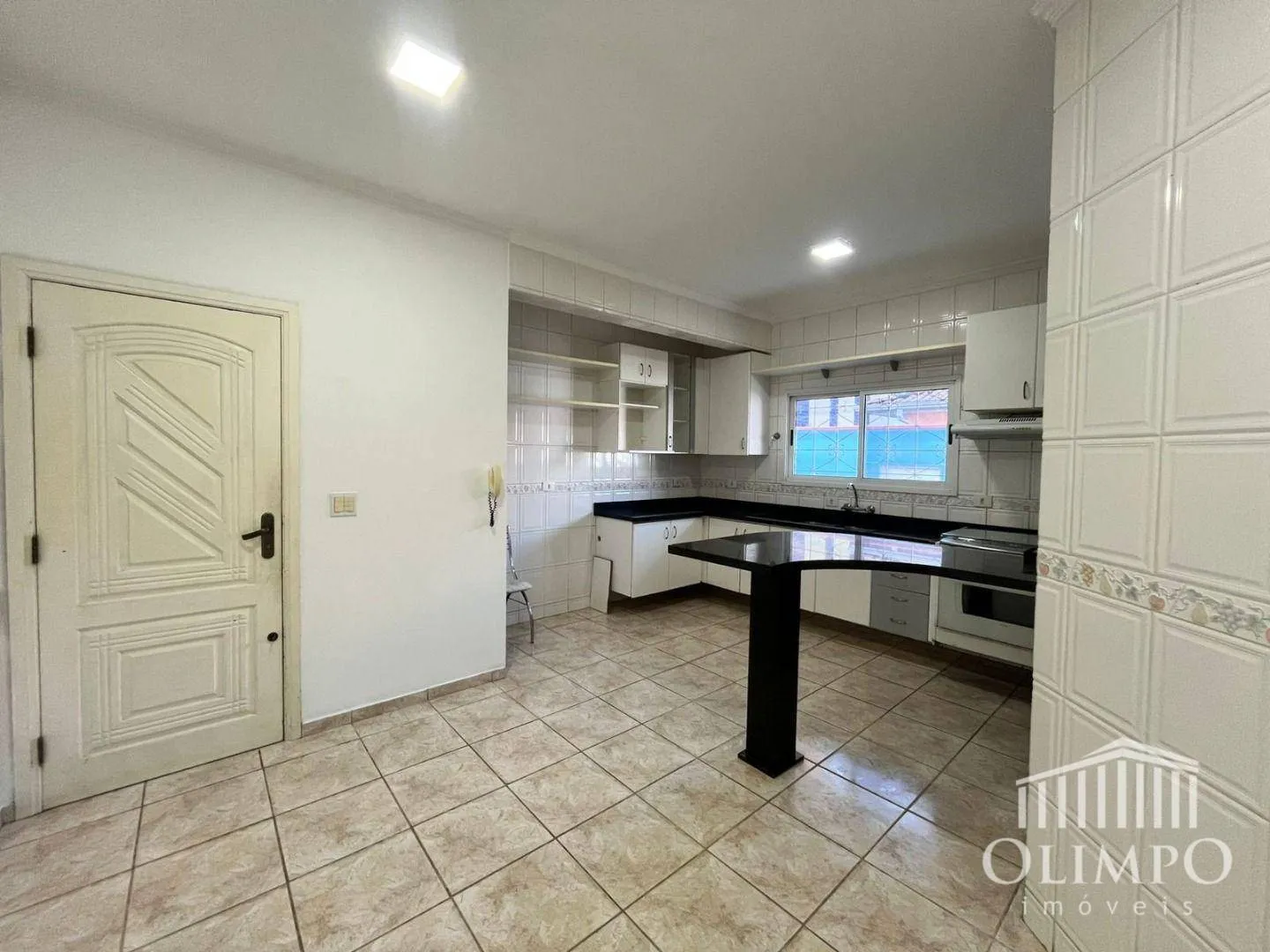 Unfurnished house with 4 bedrooms and a gas kitchen — photo 13