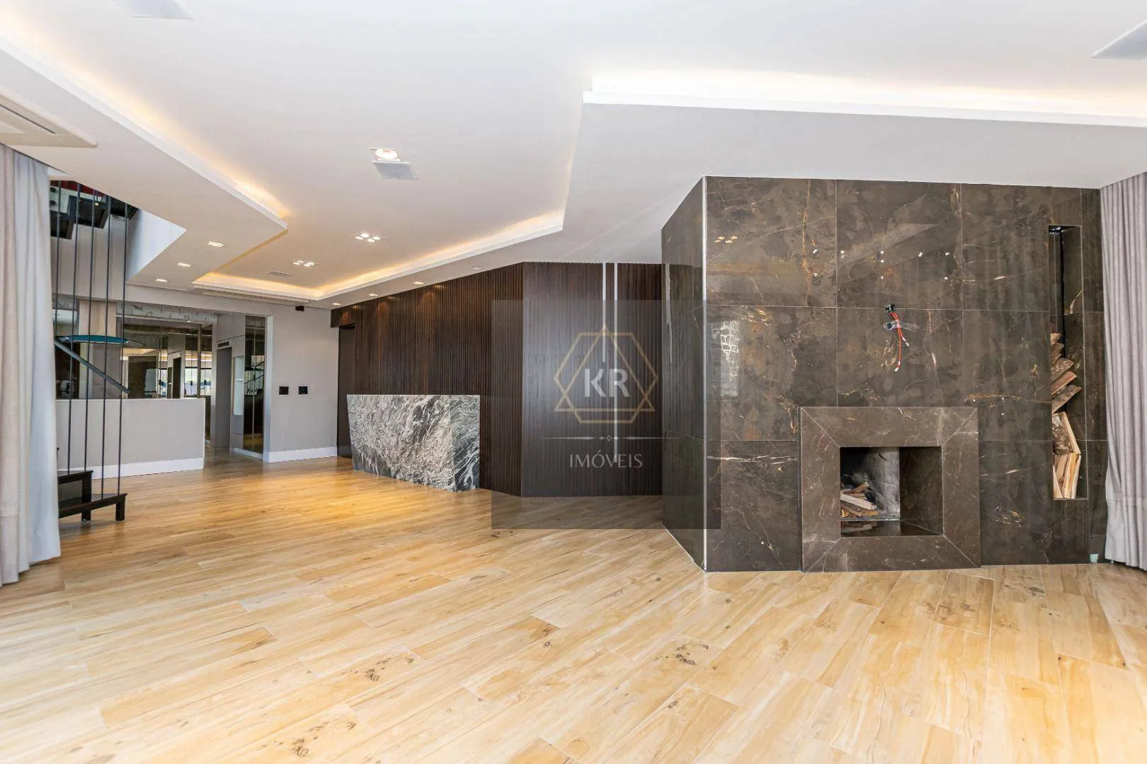Furnished 272 m² apartment with 3 en-suites and 4 parking — photo 30