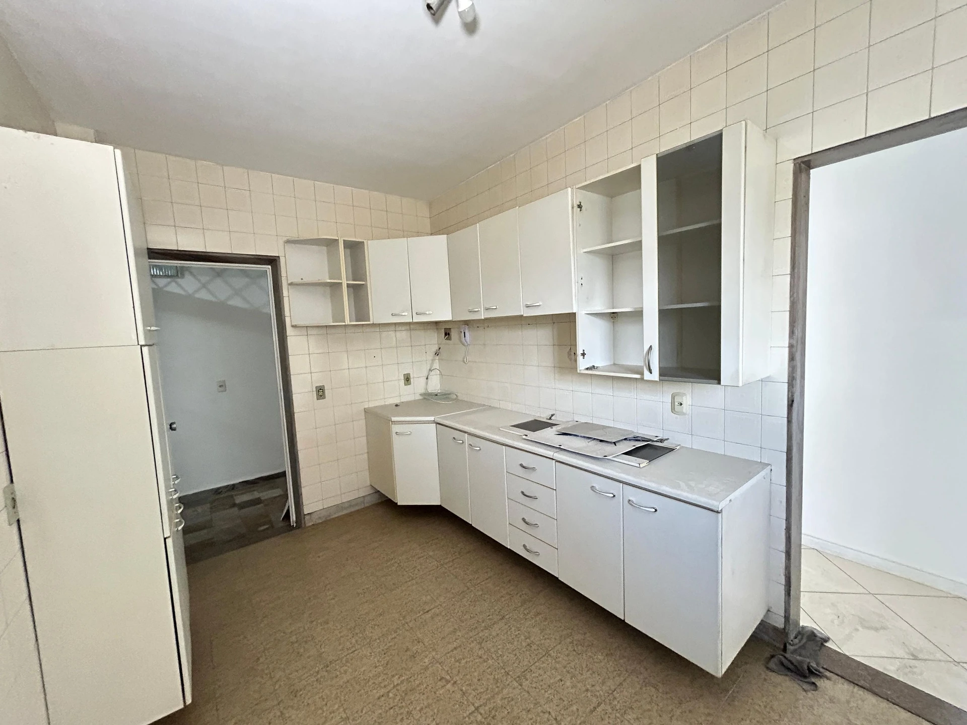 2-bedroom apartment, 1 with its own bathroom, 77 m² — photo 14