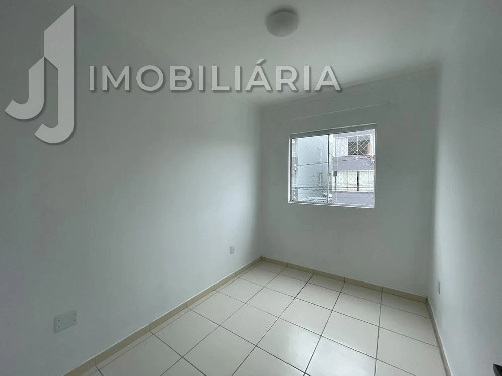 Glass-enclosed balcony in a 3-bedroom apartment, 90 m² — photo 14