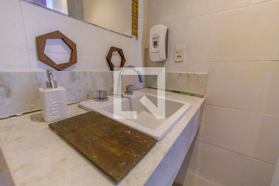 Furnished apartment with 2 bedrooms, 1 en-suite and balcony — photo 4