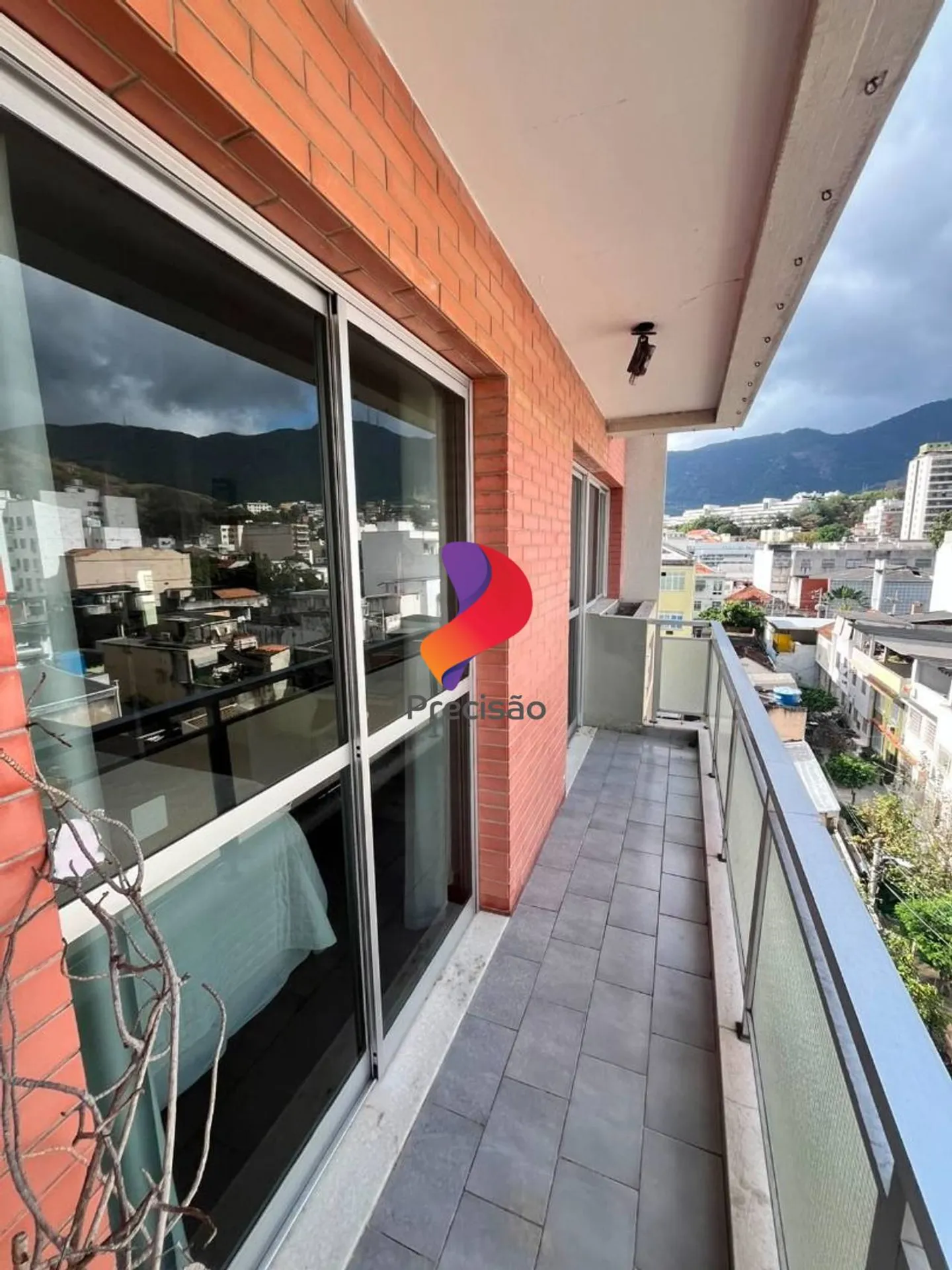 Furnished 2-bedroom apartment with a balcony — photo 29