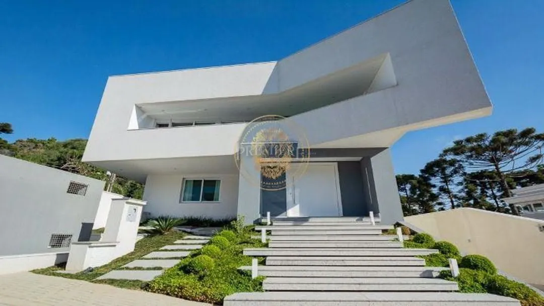 Unfurnished house with 4 en-suites and 8 parking