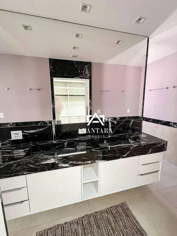 Furnished 980 m² house with 4 en-suite bedrooms — photo 20