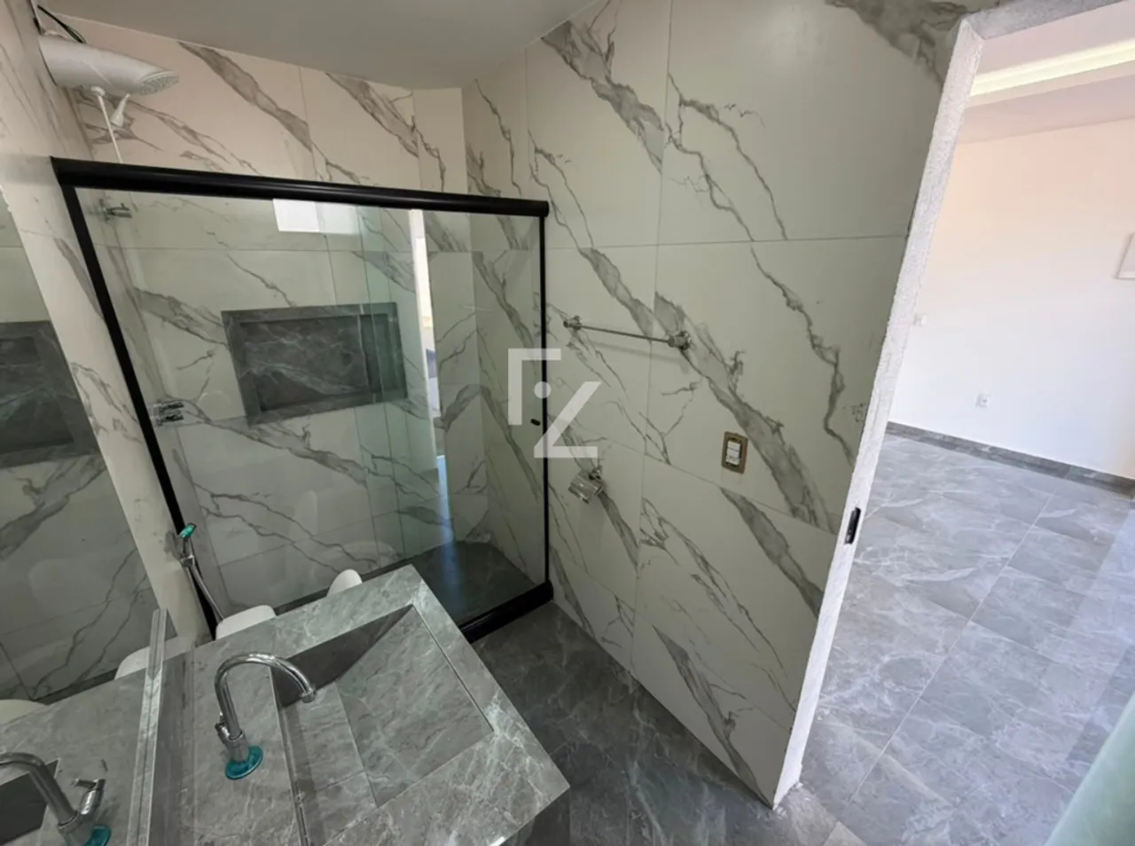 House with 4 bedrooms and 3 bathrooms, 3 parking spots — photo 7