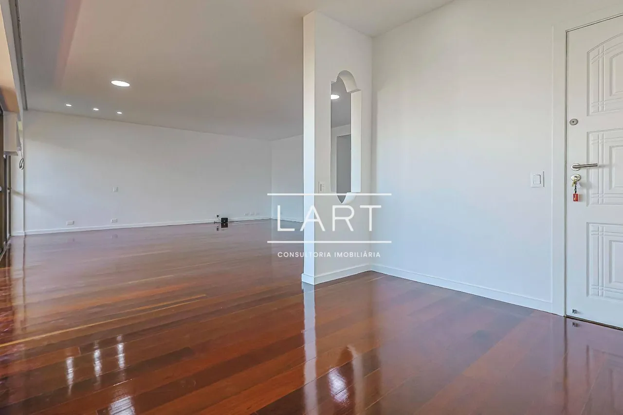 4-bedroom apartment with balcony and 227 m² — photo 5