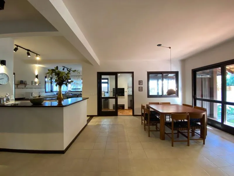 Casa de 4 dormitorios con balcón gourmet en Florianópolis — photo 29