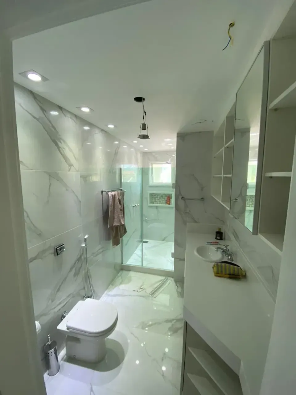 Unfurnished house with 5 bedrooms and 5 bathrooms — photo 3