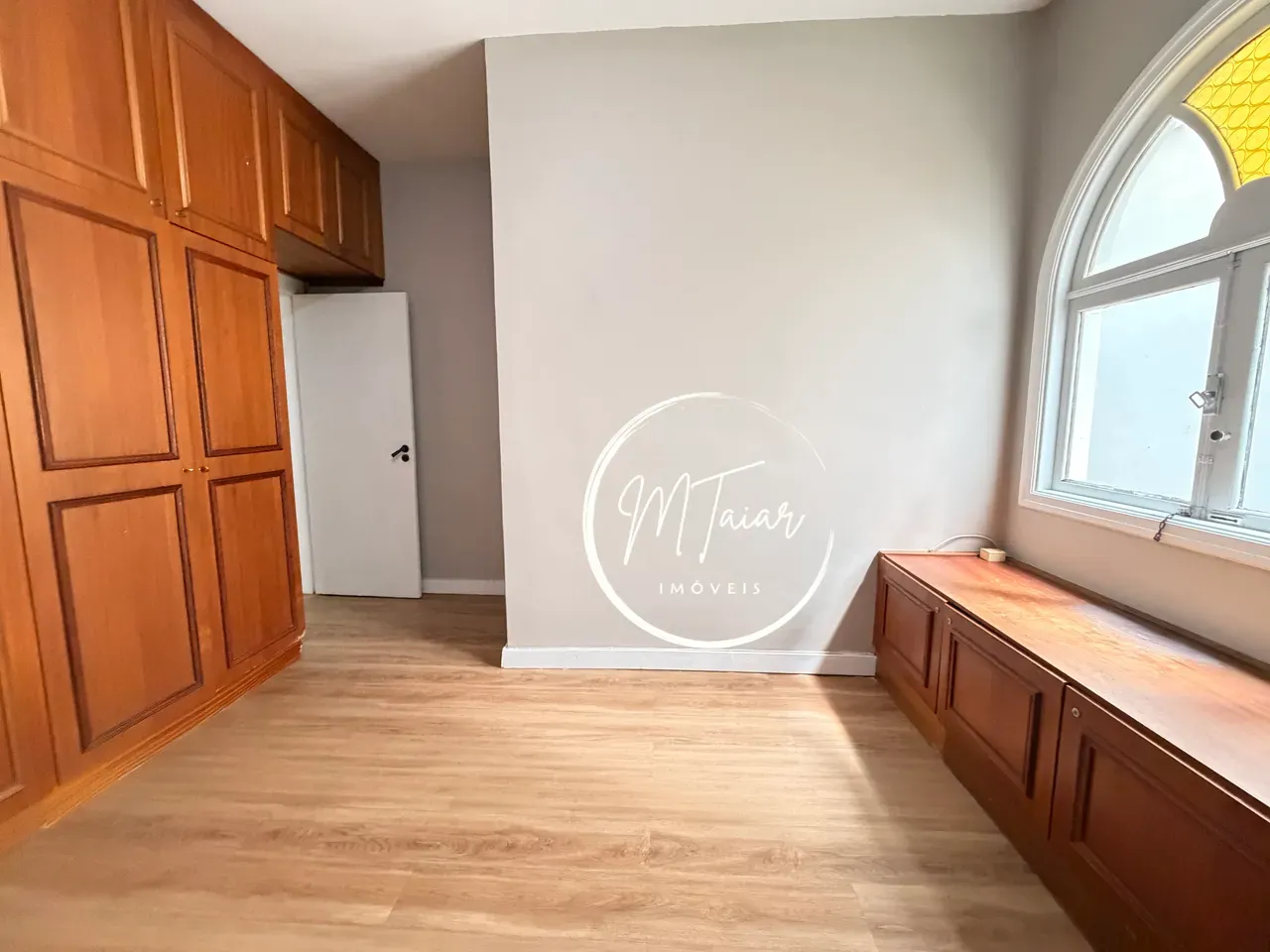Рабочее место и 4 спальни: квартира 145 м² — photo 16