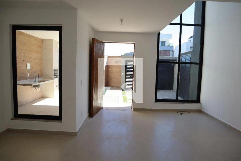 4-bedroom house with a mountain view in Rio de Janeiro — photo 2