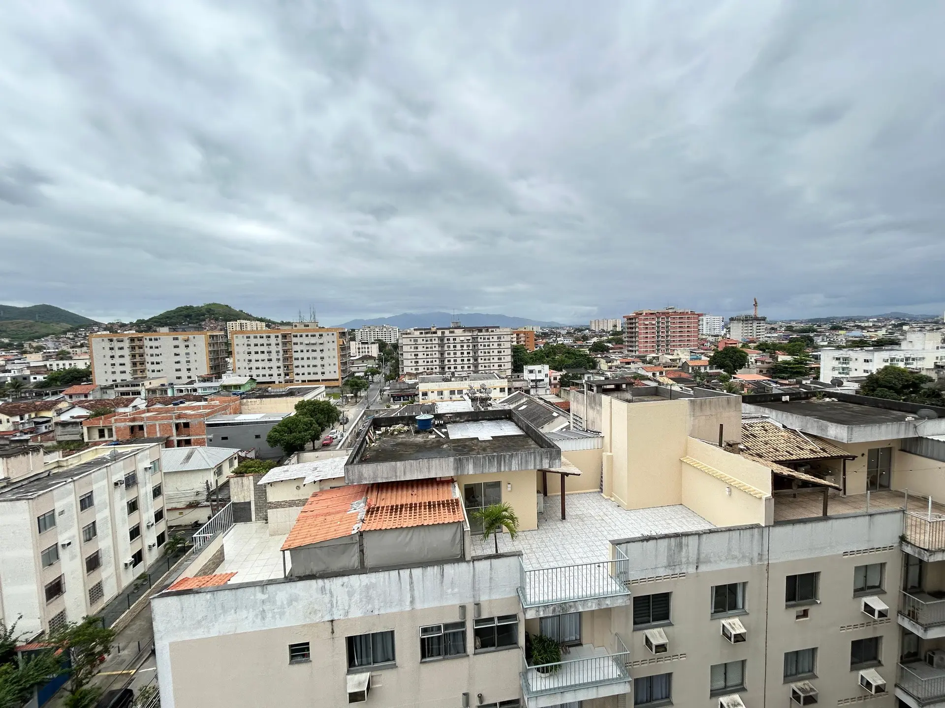 72 m² apartment with a home office and a mountain view — photo 9