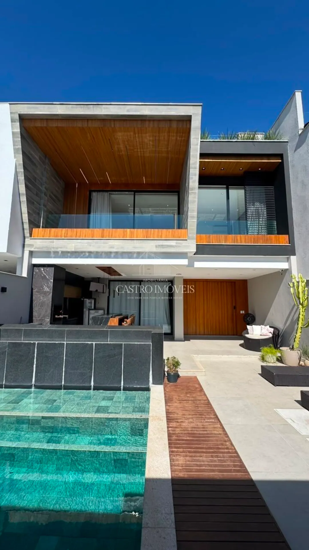 540 m² triplex house with 4 en-suite bedrooms — photo 24