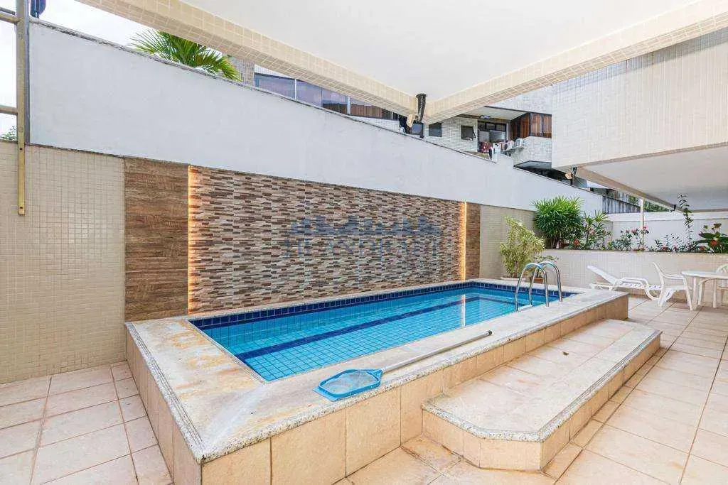4-bedroom apartment in a building with a sauna — photo 38