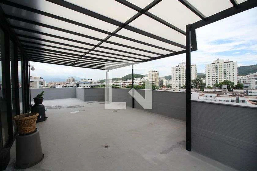 Rental penthouse with 4 bedrooms and terrace — photo 14