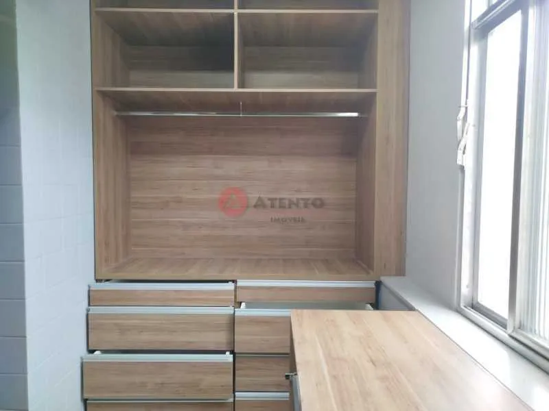 3-bedroom house with a walk-in closet — photo 10
