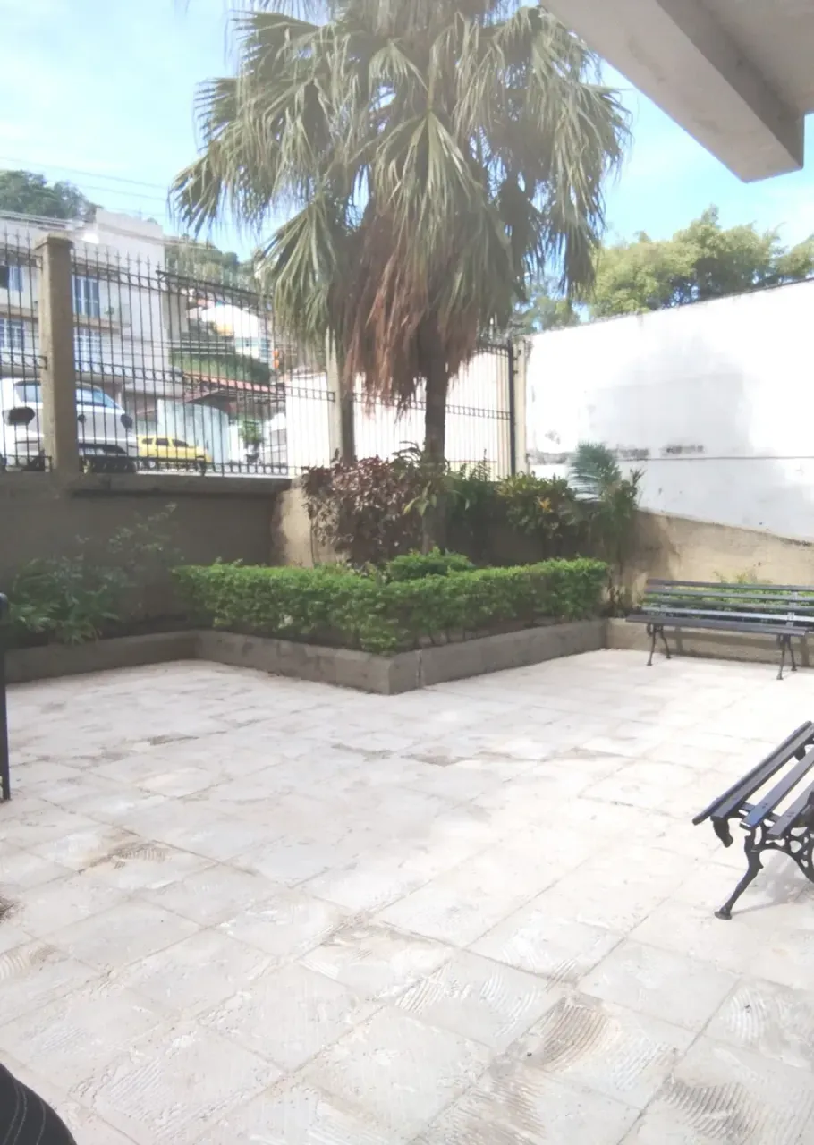 3-bedroom apartment with 1 bathroom, no parking — photo 3