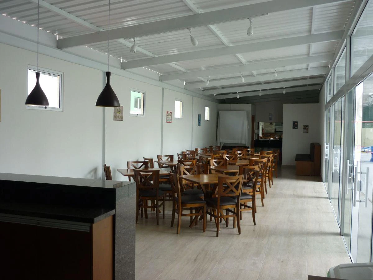 Apartamento de 156 m² com secadora e janelas do piso ao teto — photo 45