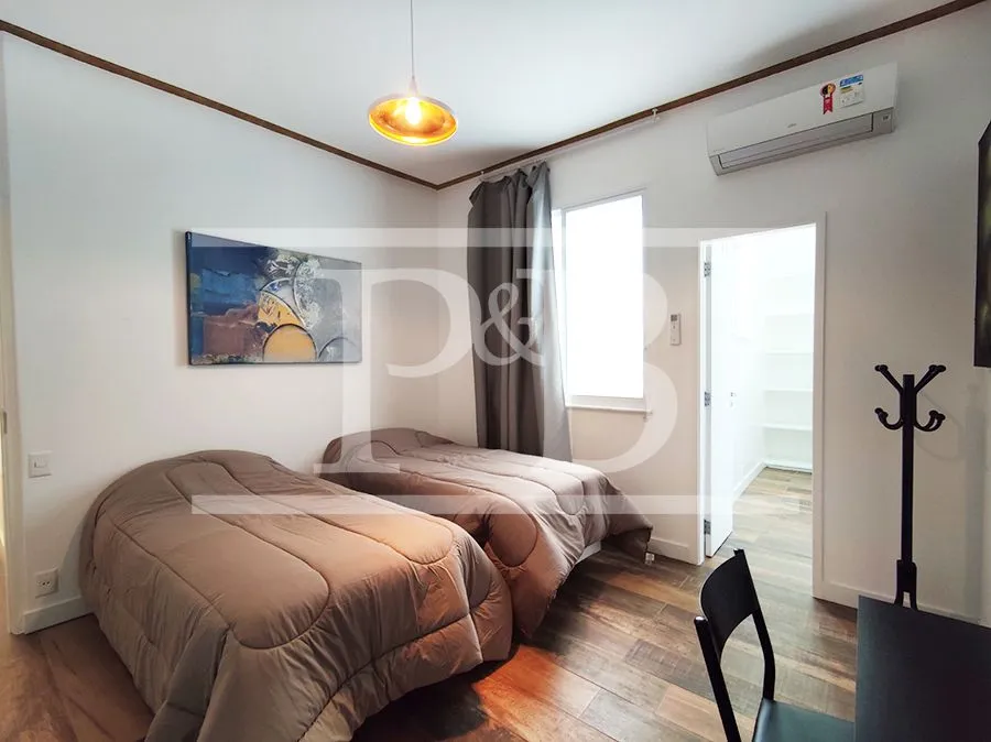 Furnished apartment with 4 bedrooms and 400 m² — photo 32