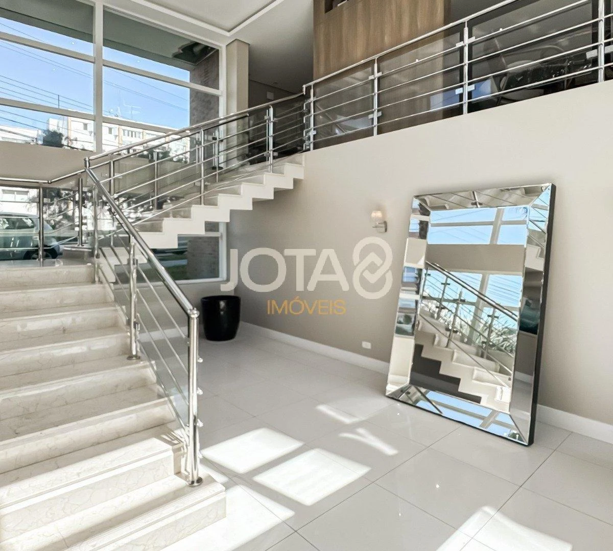 2-bedroom apartment in a building with a gym — photo 35