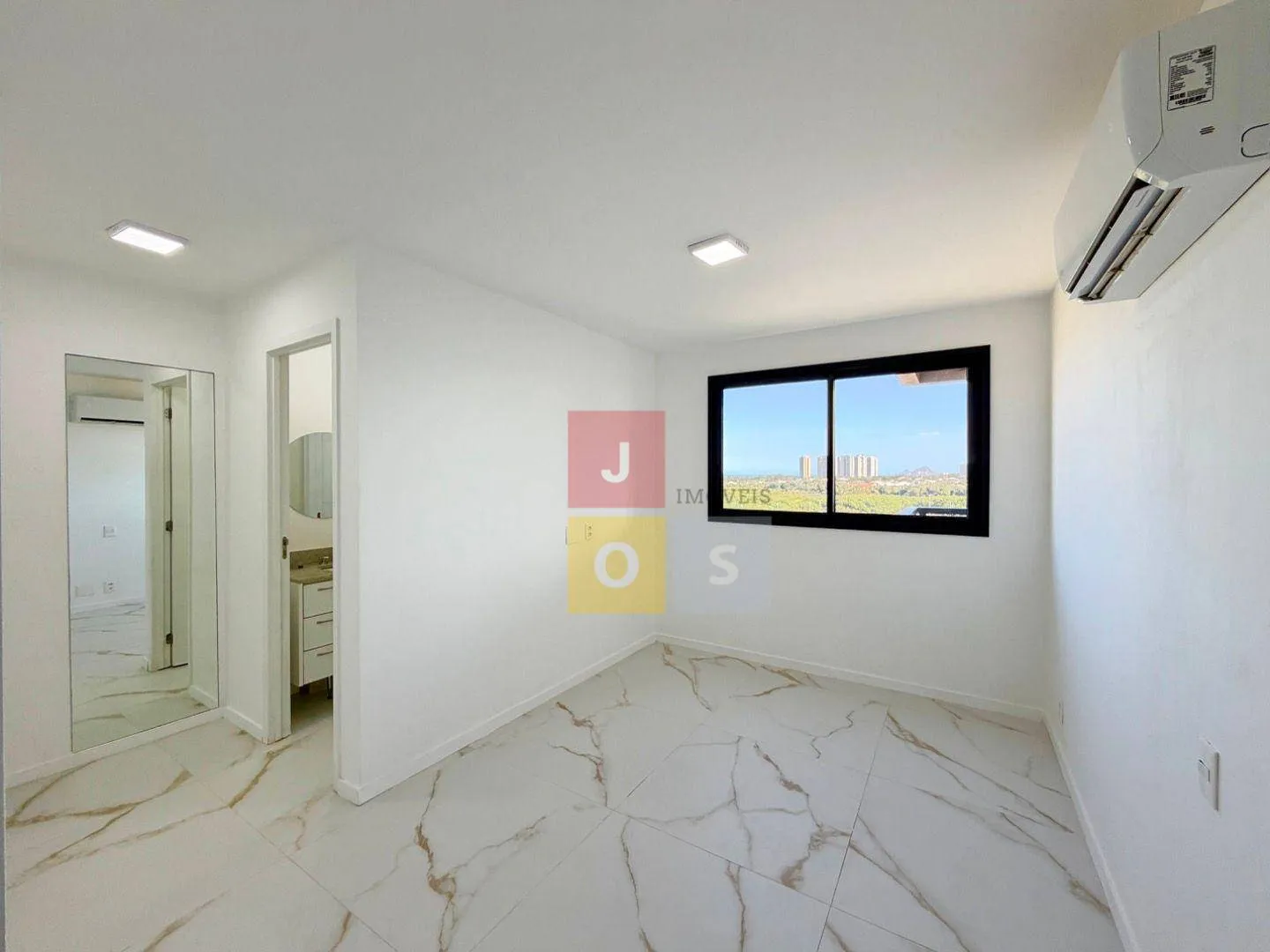 80 m² apartment with 2 bedrooms and a glass balcony — photo 10