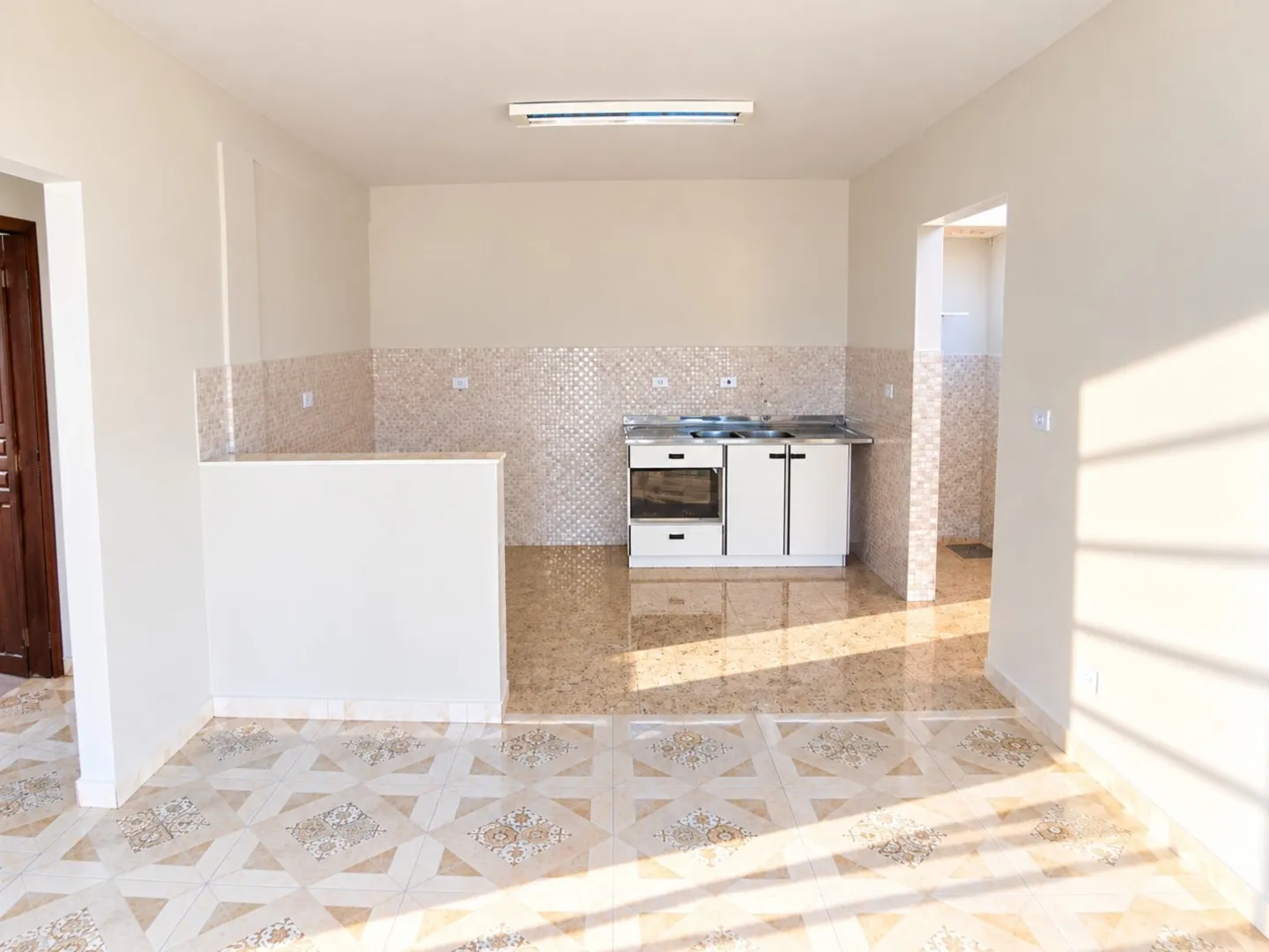Будинок: 2 спальні, 1 з власною ванною кімнатою, 70 м² — photo 2