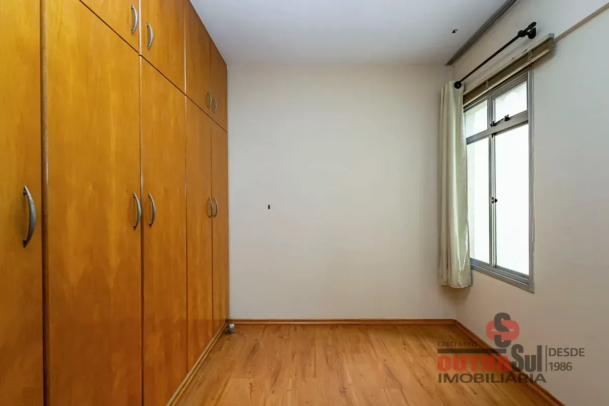Wood or laminate floors in a 2-bedroom apartment, 41 m² — photo 7