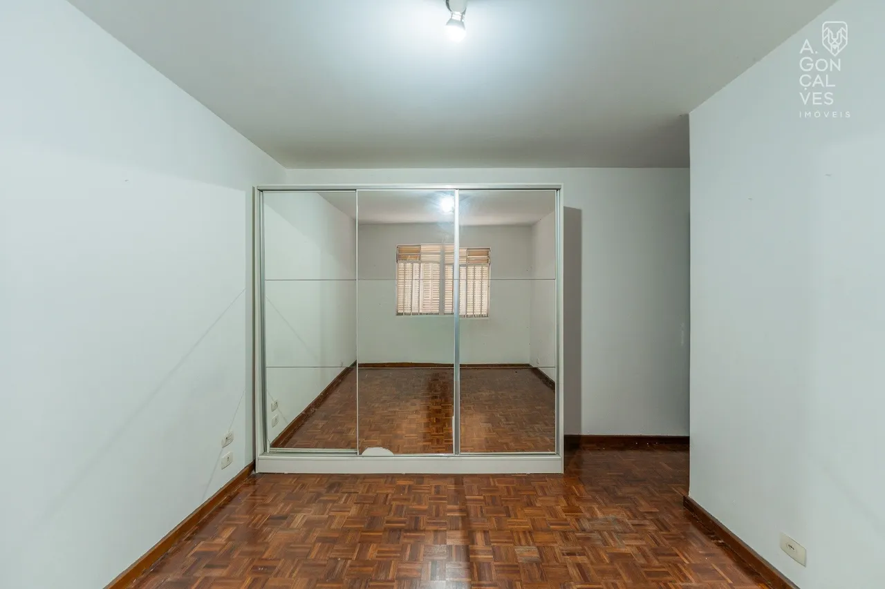 House with 3 bedrooms and 2 parking spaces — photo 9