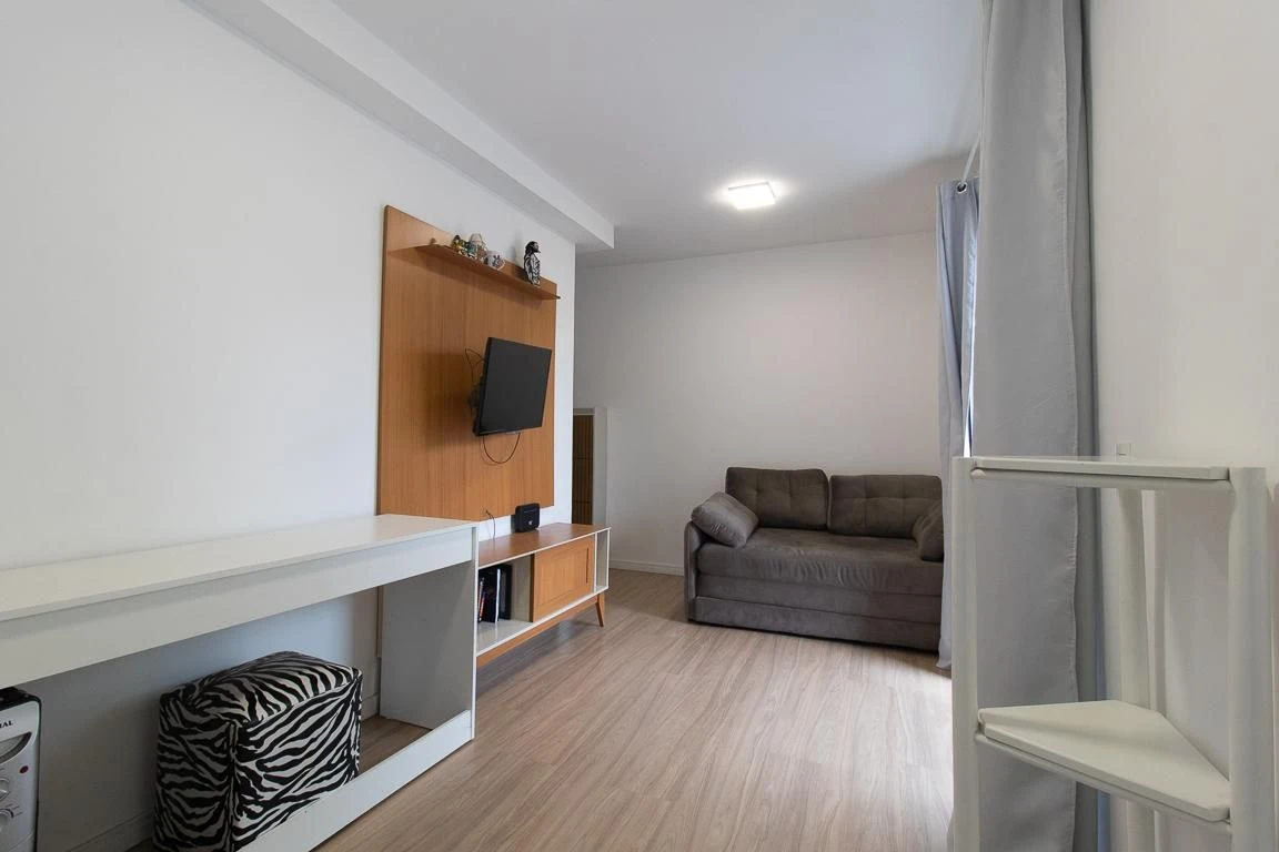 One-bedroom apartment with a washing machine in Curitiba — photo 12