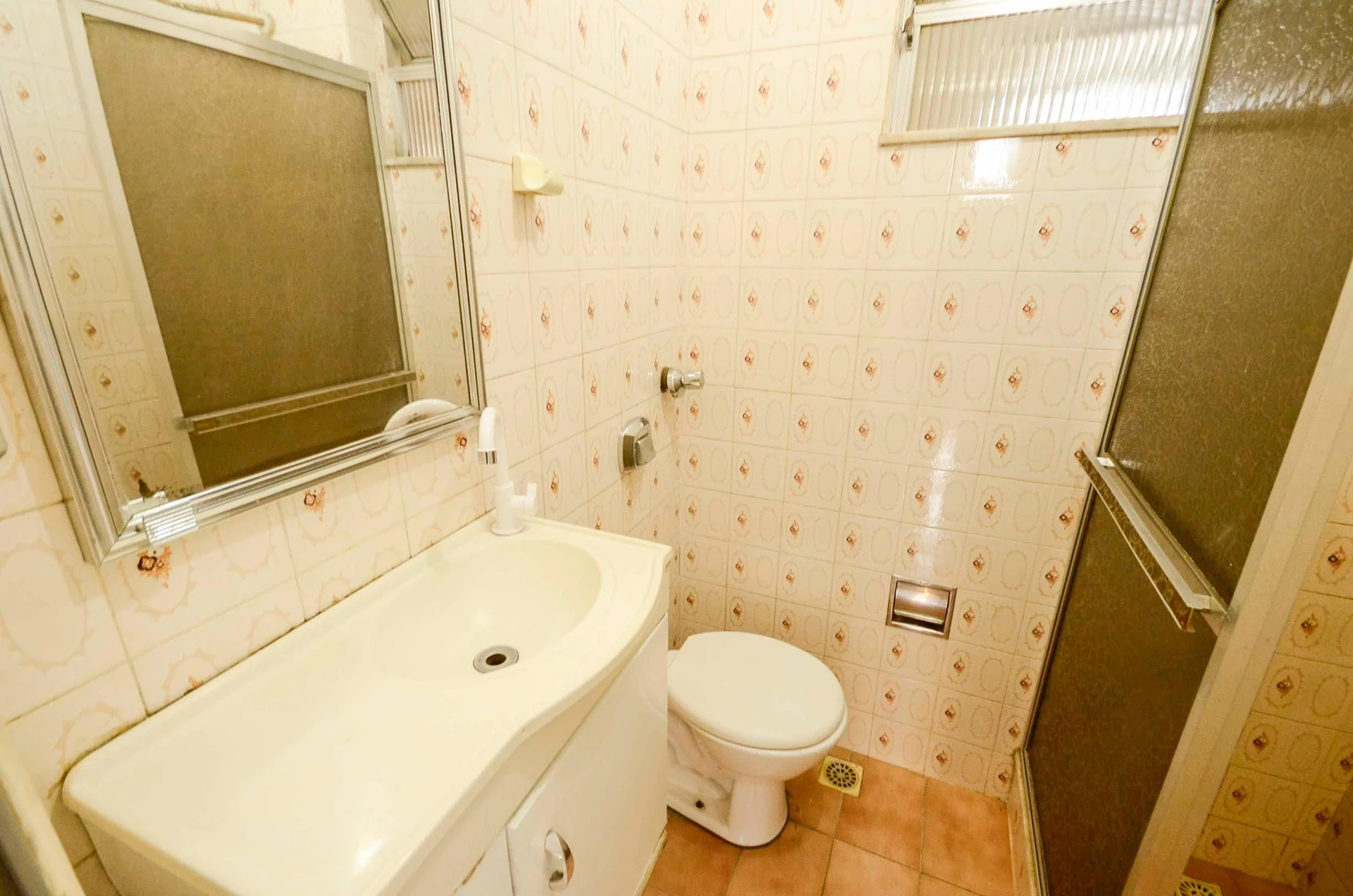 Rental apartment with 2 bedrooms and a balcony — photo 14