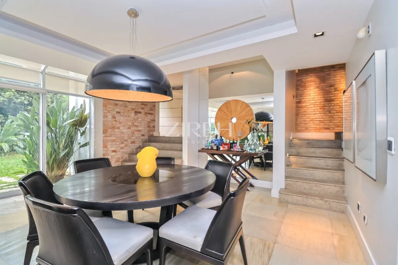 Дом 879 м² с камином и 6 спальнями — photo 25