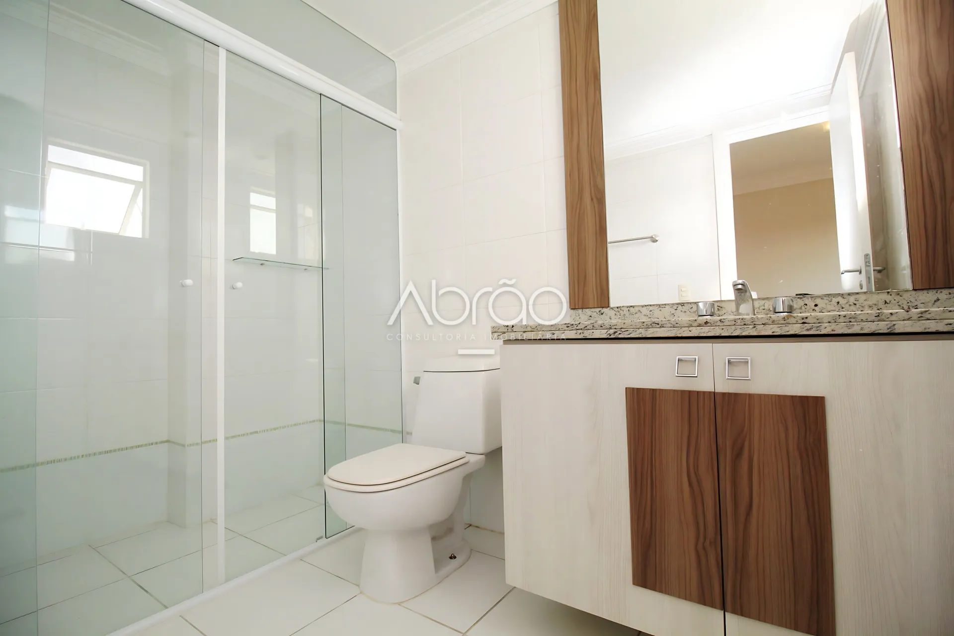 Furnished duplex apartment with 4 suites and 5 baths — photo 21