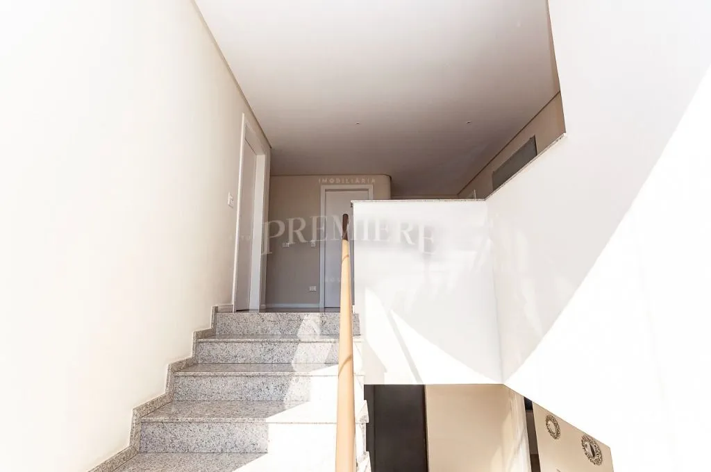 Furnished house with 4 bedrooms across 1167 m² and 8 spots — photo 115