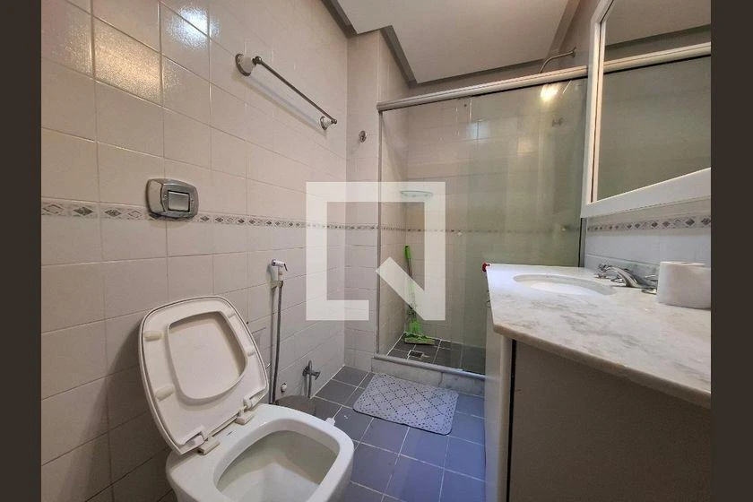 Home office in a 4-bedroom apartment, 140 m² — photo 44