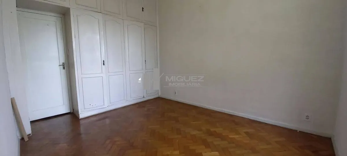 Apartamento no 1º andar com piso de madeira ou laminado — photo 18