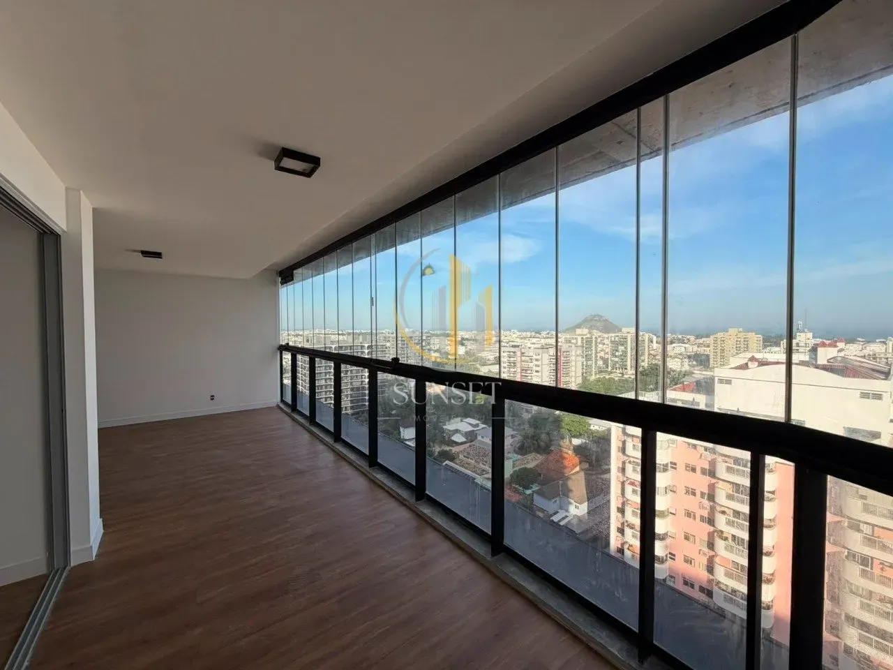 3-bedroom apartment with a water view — photo 10