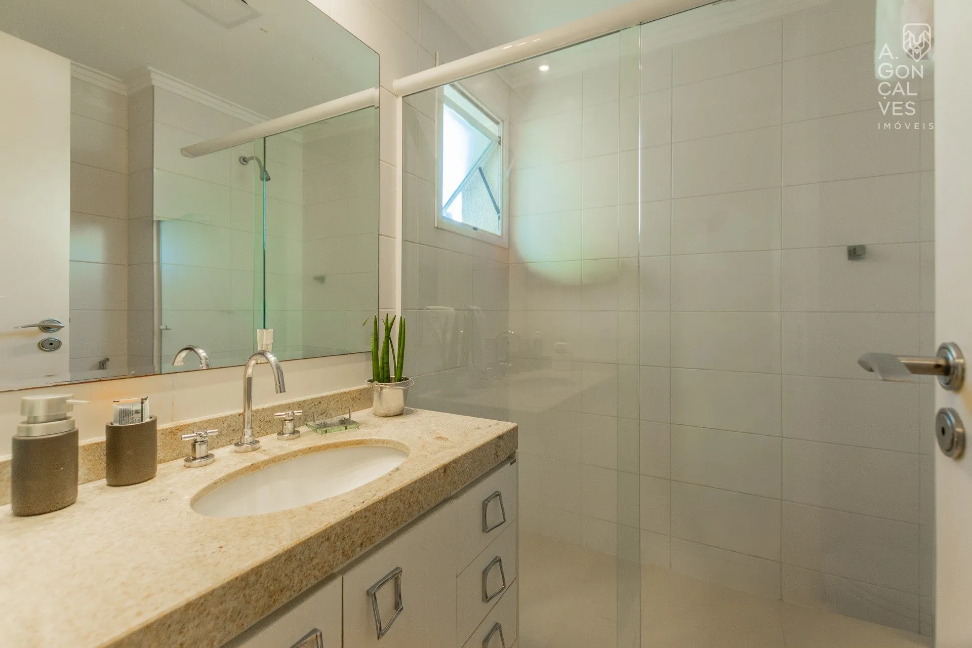 Apartamento de 3 dormitorios y 2 plazas, 233 m² — photo 19