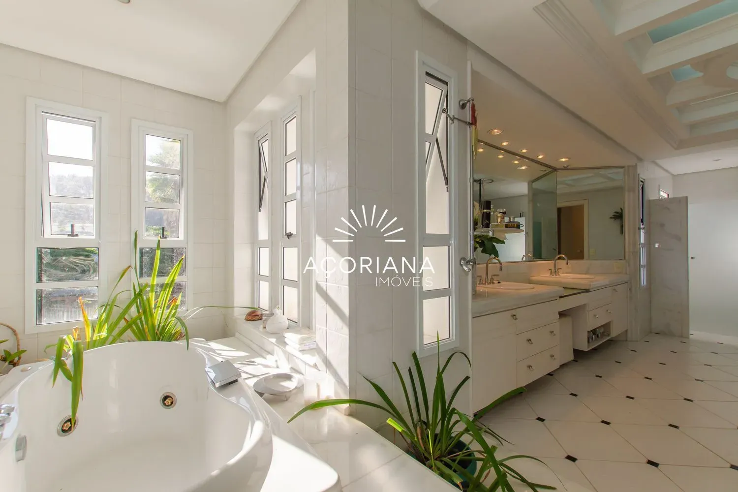 Furnished house with 5 en-suite bedrooms and 8 baths — photo 117