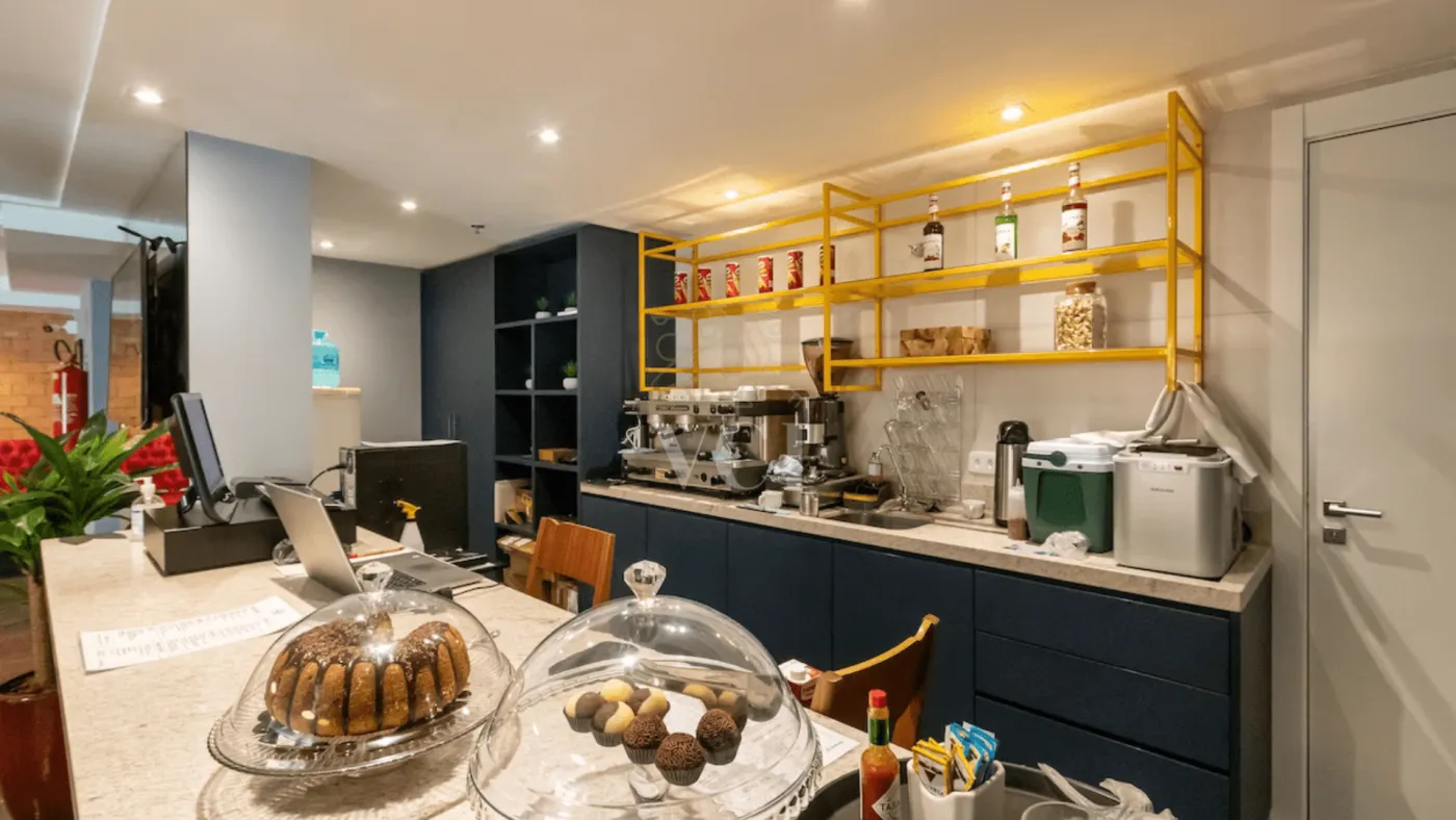 Studio de 28 m² com cozinha americana e sacada de vidro — photo 11