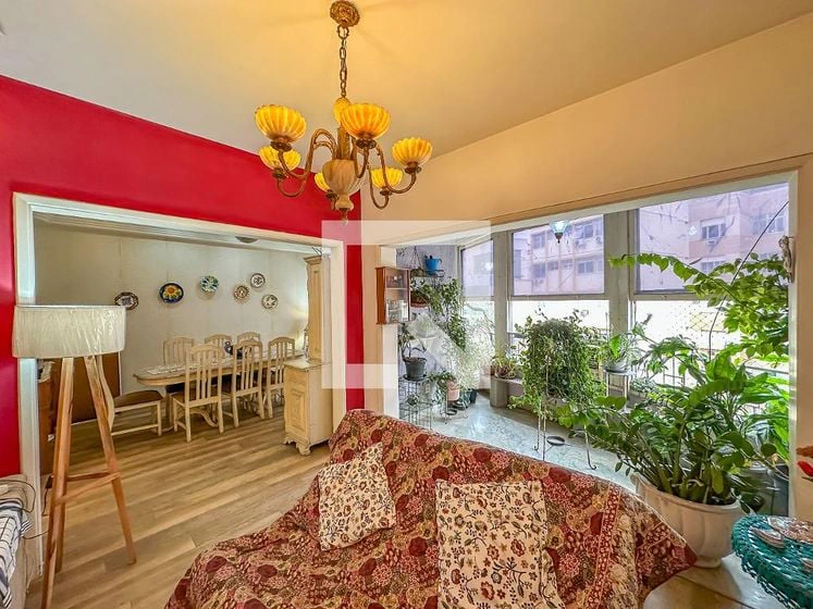 Apartment, 206 m², with a glass-enclosed balcony — photo 10
