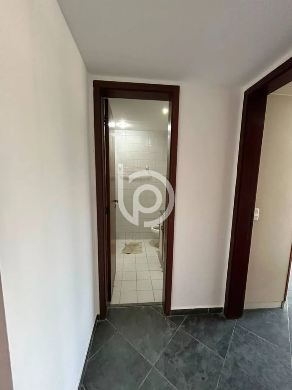 1-bedroom apartment with balcony and 5 parking spaces — photo 8