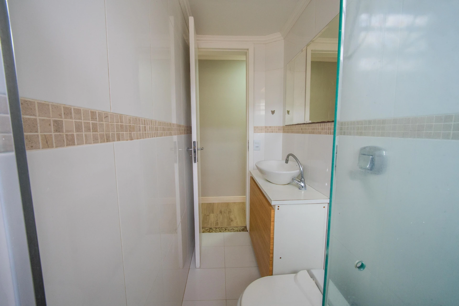 2-bedroom apartment with a washing machine in Curitiba — photo 26