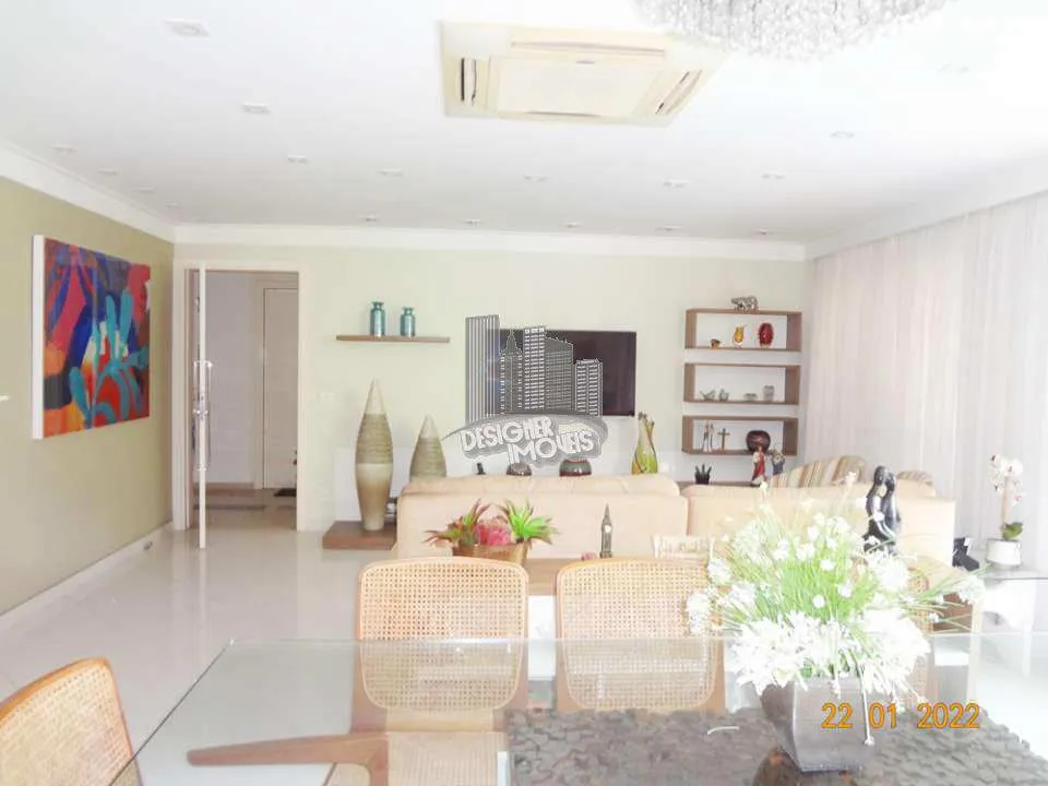 4-bedroom apartment with a washing machine in Rio de Janeiro — photo 23