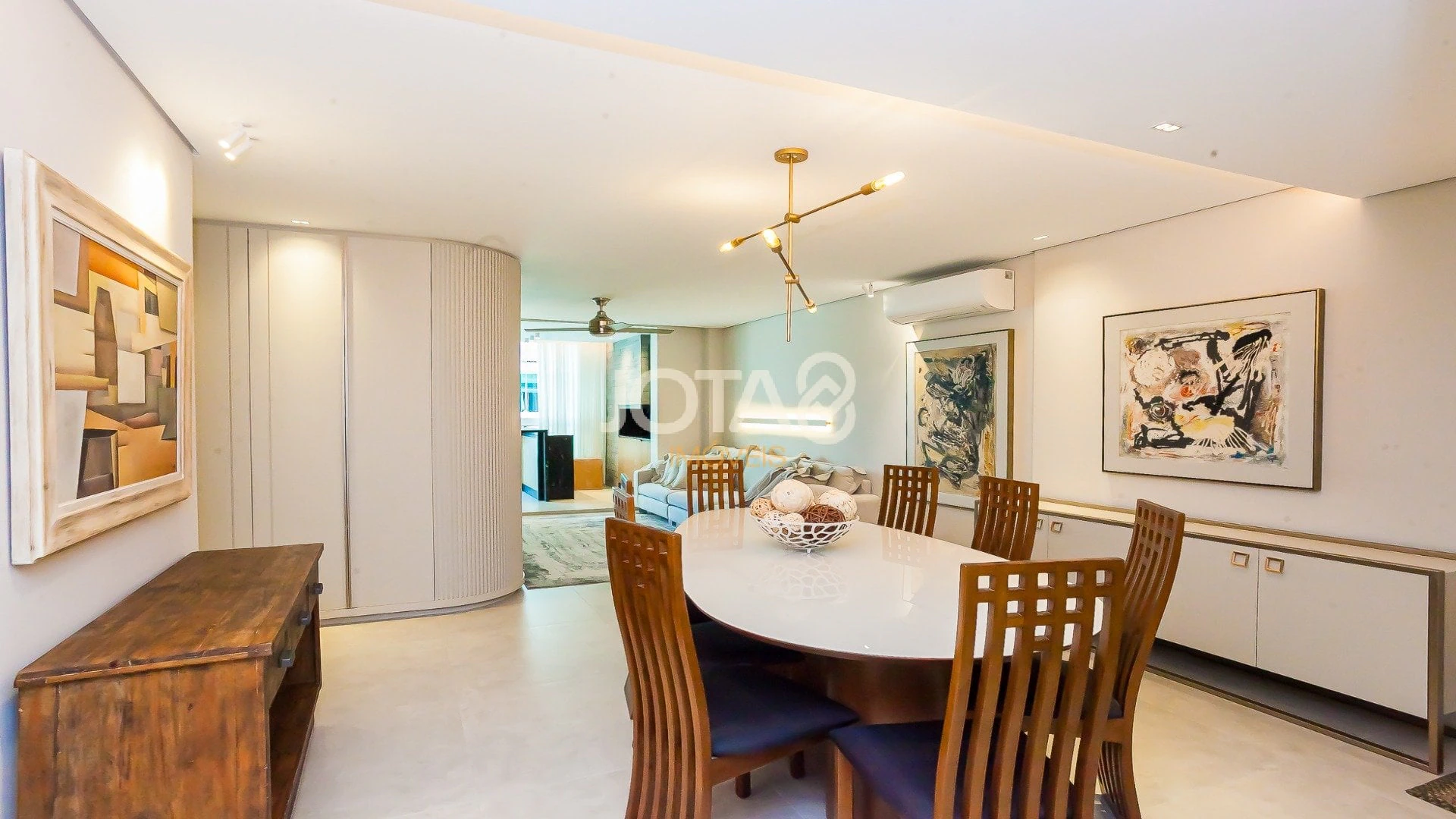 199 m² apartment with 2 bedrooms and a suite, 2 parking — photo 23