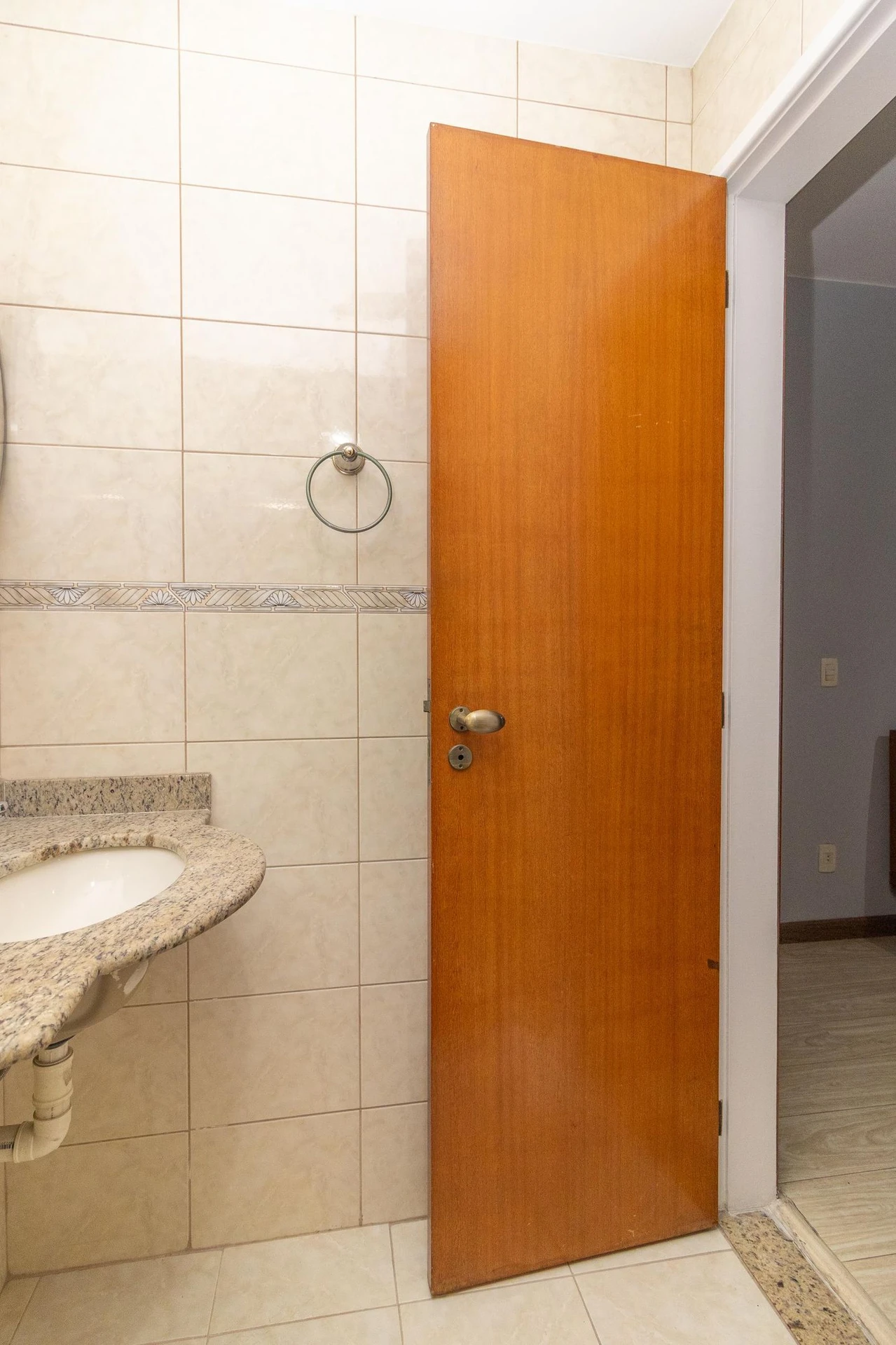 4-bedroom apartment with 2 en-suite bathrooms and garden — photo 30