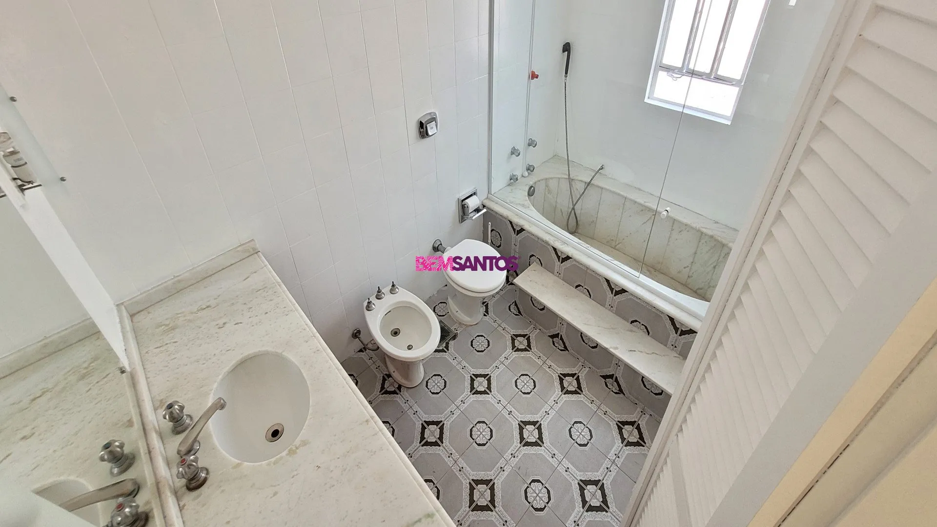 House with 3 en-suite bedrooms and private garden — photo 52